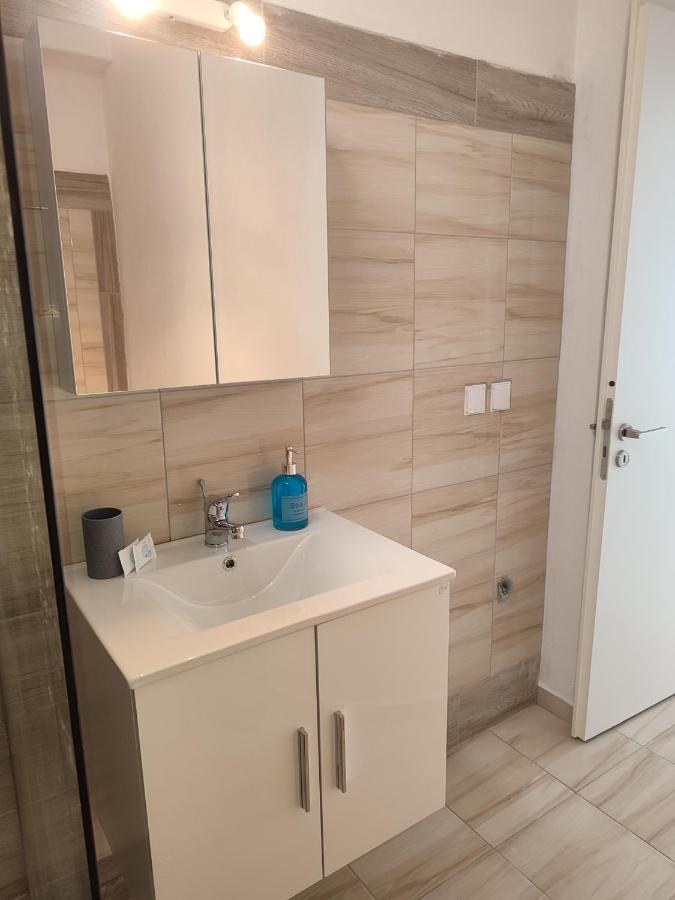 Mia Casa Apartment เนาซา ภายนอก รูปภาพ