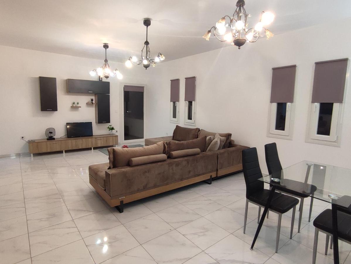 Mia Casa Apartment เนาซา ภายนอก รูปภาพ