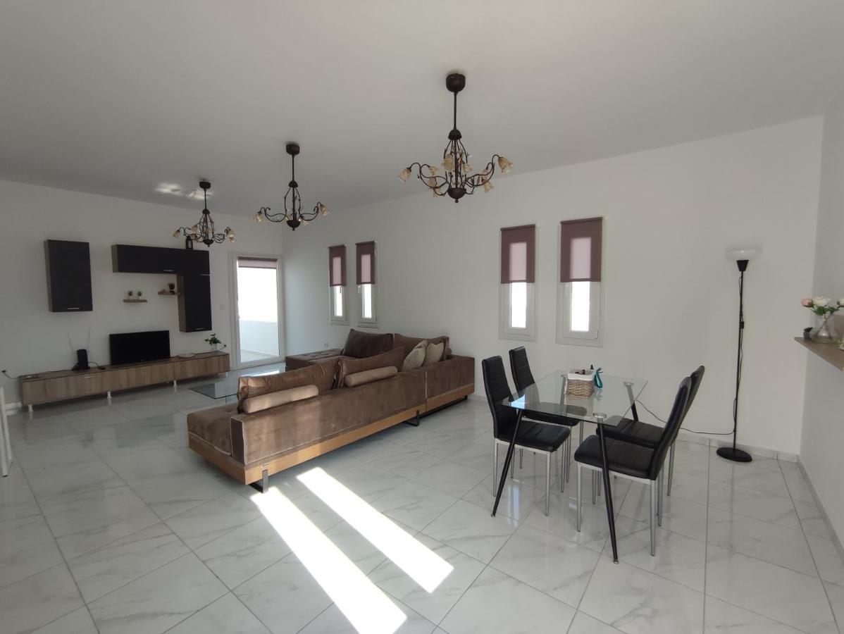 Mia Casa Apartment เนาซา ภายนอก รูปภาพ